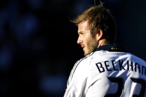 九游官网下载app下载-【直播评论互动】球迷热情助推比赛氛围，球迷分享