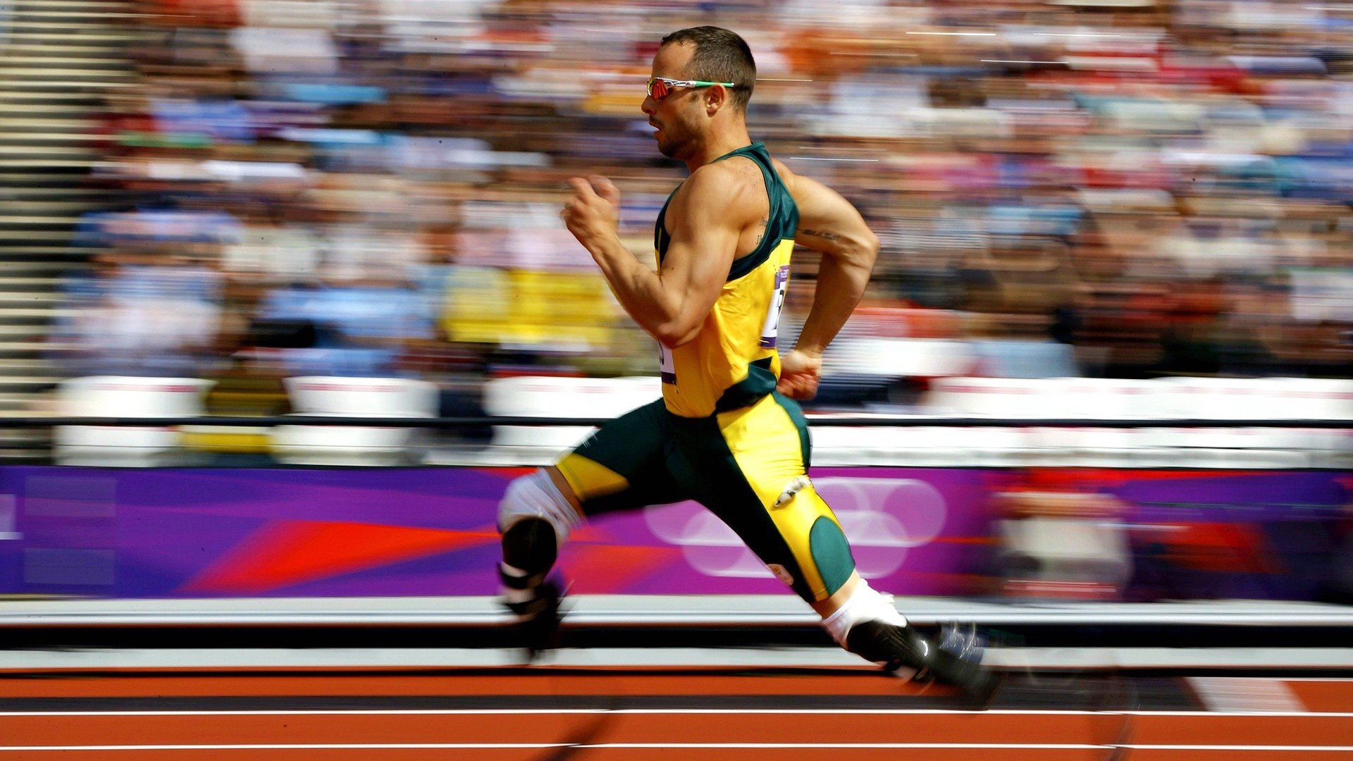 【规则影响】裁判判罚如何左右比赛走向？案例深度分析，裁判右手握左手啥意思