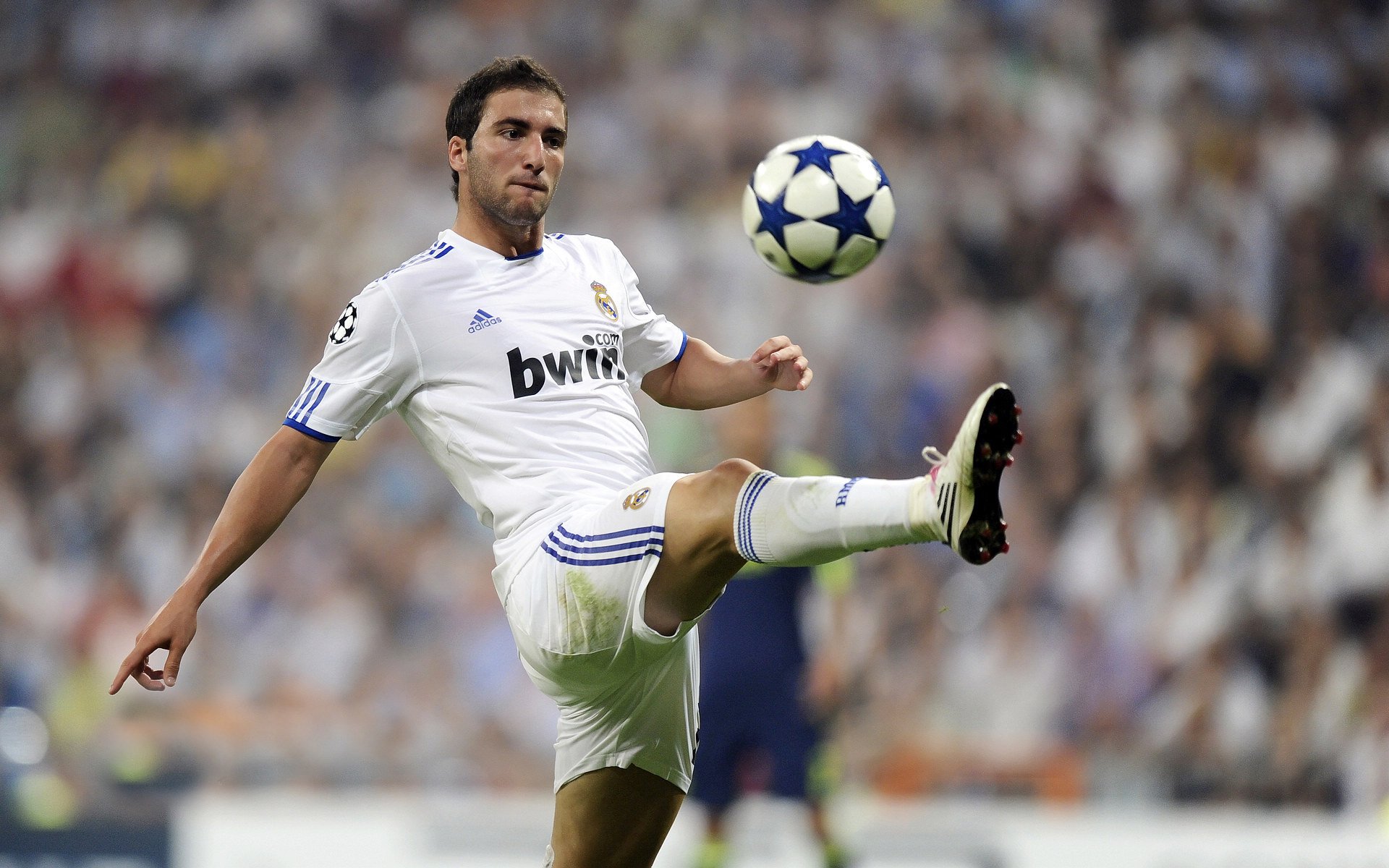 _城市空中自行车锦标赛:穿越天际线_,城市天际线 自行车